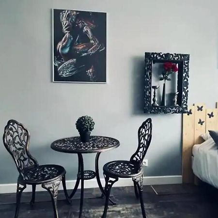 ריימס Orphelin Studio Avec Balneo Proche Centre Ville מראה חיצוני תמונה