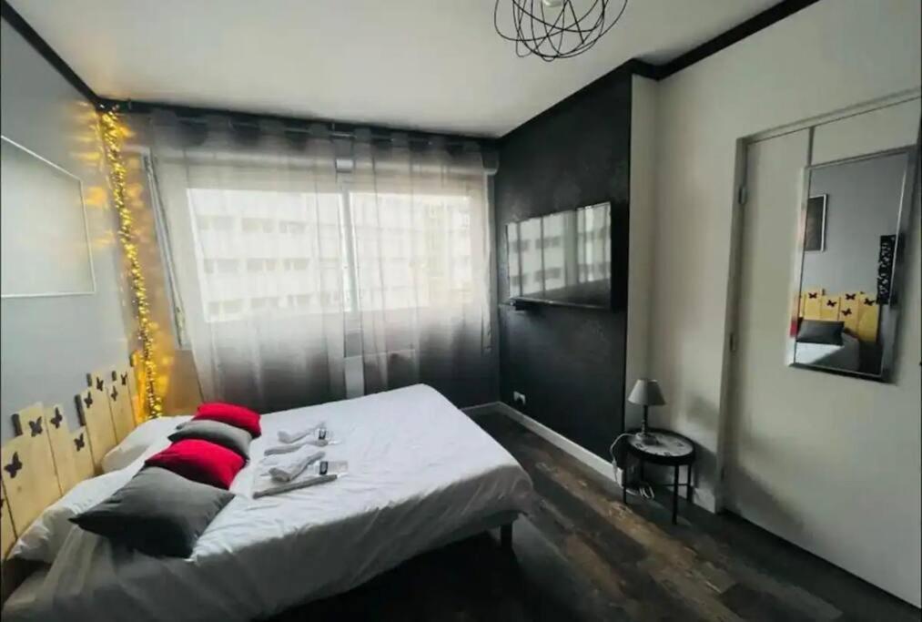 ריימס Orphelin Studio Avec Balneo Proche Centre Ville מראה חיצוני תמונה